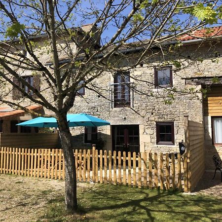 Blacksmiths Cottage In Blanzay - 3 Beds ภายนอก รูปภาพ