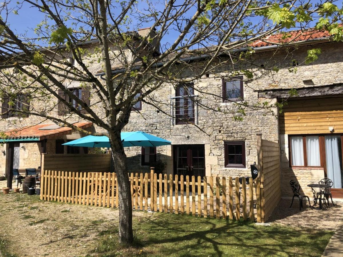 Blacksmiths Cottage In Blanzay - 3 Beds ภายนอก รูปภาพ